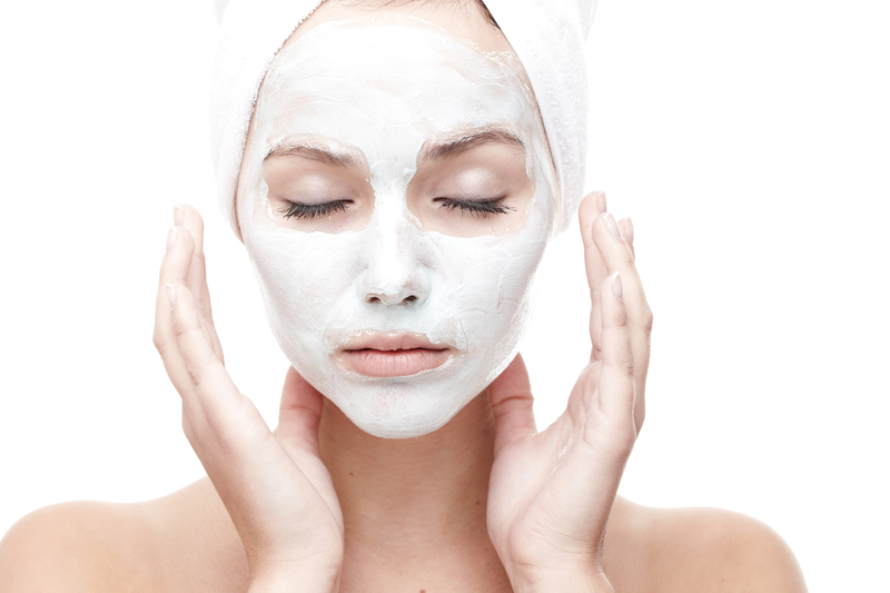 8 فوائد لماسكات اللبن لن تتخليها